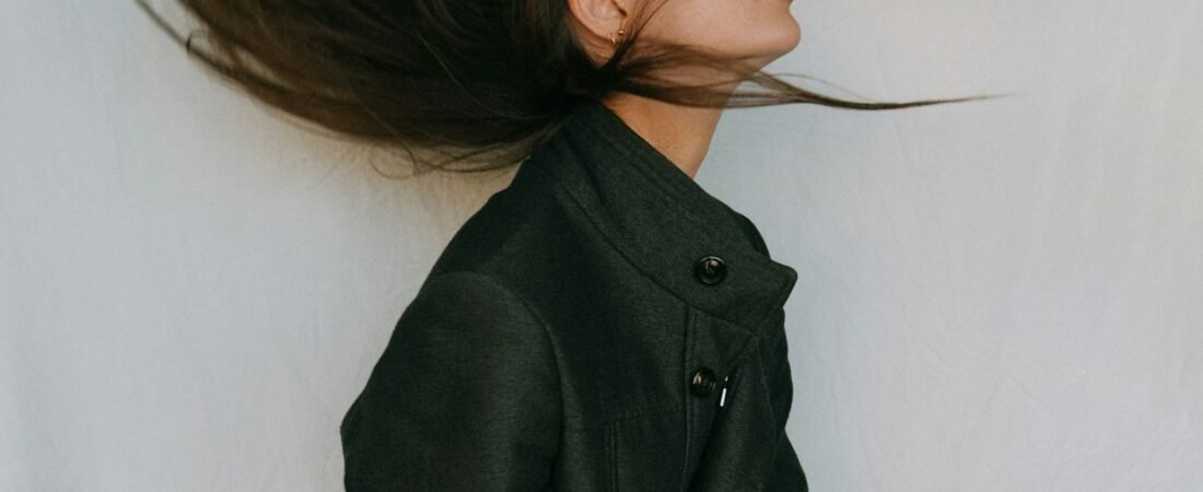 Caída del cabello: causas, qué hacer y cuándo ir al médico