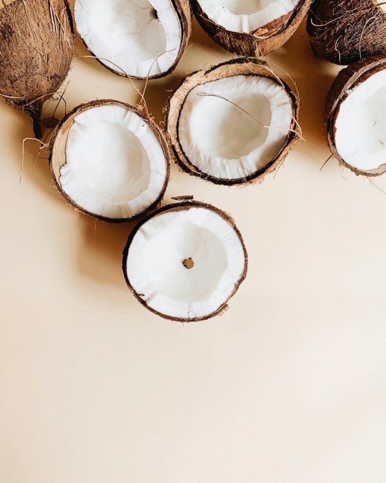 Aceite de coco para el cabello: beneficios y cómo usarlo
